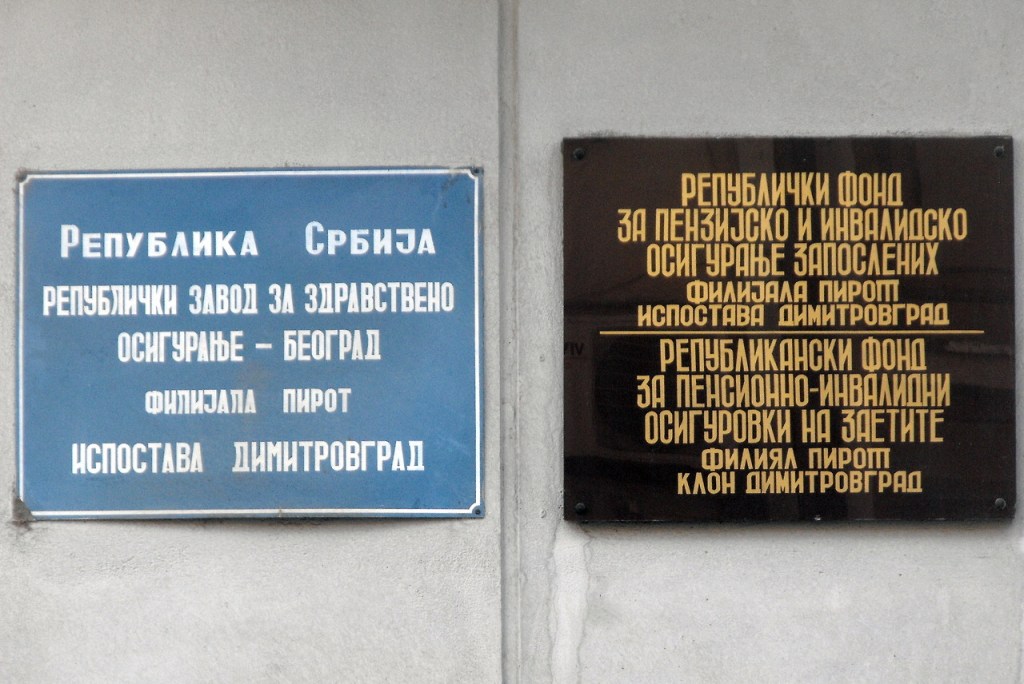 Cirílico. Escritura al borde de la&nbsp;política.